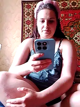 Snapshot of SanemCrems chatting on June 4, 6:19 am SanemCrems online show from June 4, 6:19 am