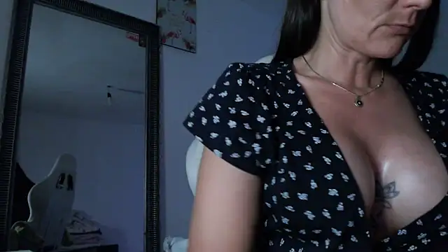 Snapshot of missydiorr10 chatting on May 6, 9:31 pm missydiorr10 online show from May 6, 9:31 pm
