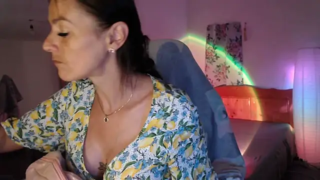 Snapshot of missydiorr10 chatting on May 26, 10:44 am missydiorr10 online show from May 26, 10:44 am