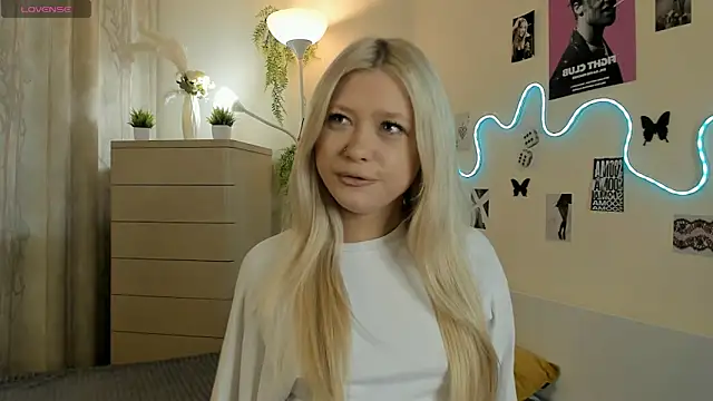 MidnightPoise online show from April 27, 6:11 am