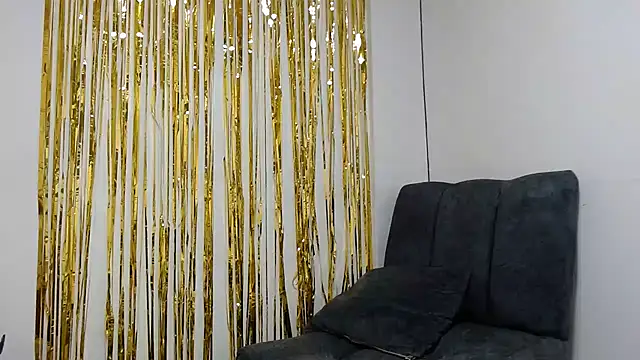 Snapshot of BlondeNatalia chatting on July 16, 3:45 am BlondeNatalia online show from July 16, 3:45 am