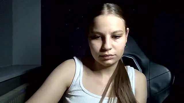 Snapshot of _Linsyy_ee_ chatting on May 10, 9:42 pm Linsyy ee online show from May 10, 9:42 pm