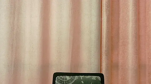 Snapshot of Arianna_Toro_ chatting on July 2, 4:13 pm Arianna Toro online show from July 2, 4:13 pm