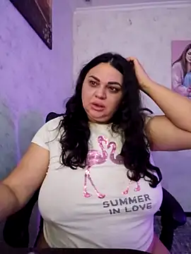Snapshot of -CUTE-EVVIL- chatting on May 10, 6:46 pm -CUTE-EVVIL- online show from May 10, 6:46 pm