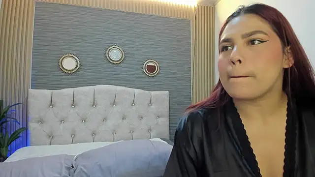 Snapshot of SamyandAllison chatting on May 23, 9:19 pm SamyandAllison online show from May 23, 9:19 pm