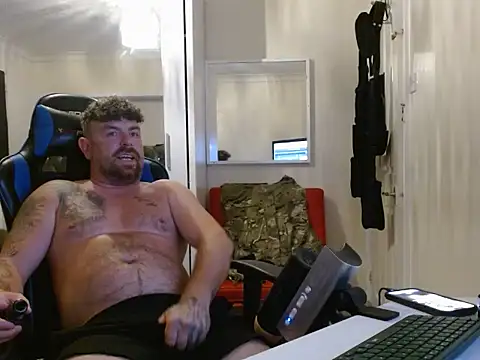 Snapshot of Naughtybihubbyxx chatting on July 9, 9:41 pm Naughtybihubbyxx online show from July 9, 9:41 pm