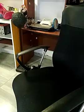 nadia  abaud online show from October 1, 1:00 am