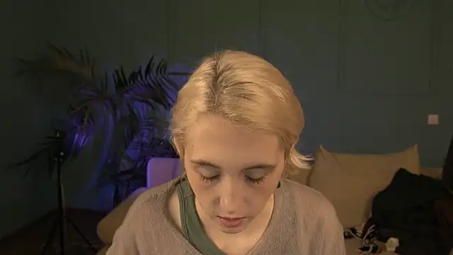 Elen Moore online show from April 27, 5:49 am