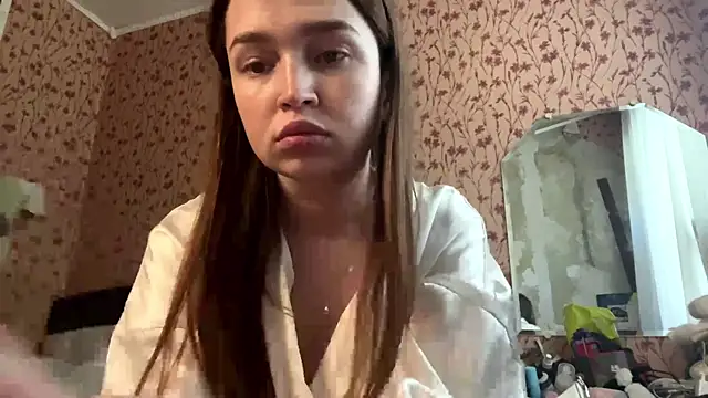 Snapshot of Chloooee chatting on July 13, 10:40 am Chloooee online show from July 13, 10:40 am