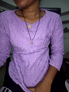 Snapshot of ESHA-LOVE chatting on May 21, 5:09 pm ESHA-LOVE online show from May 21, 5:09 pm