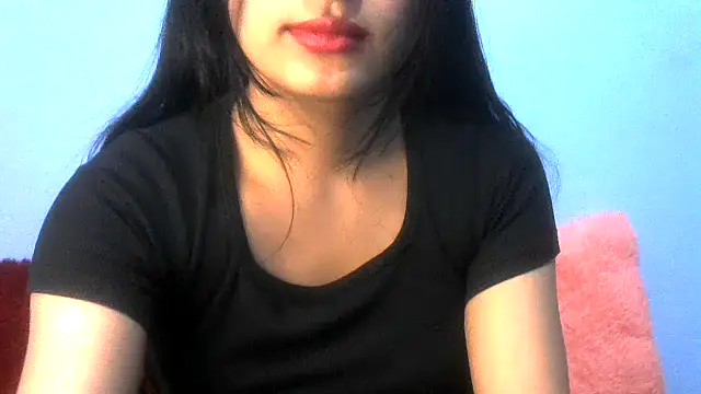 Snapshot of sharmeeli_sima chatting on May 15, 2:18 am sharmeeli sima online show from May 15, 2:18 am