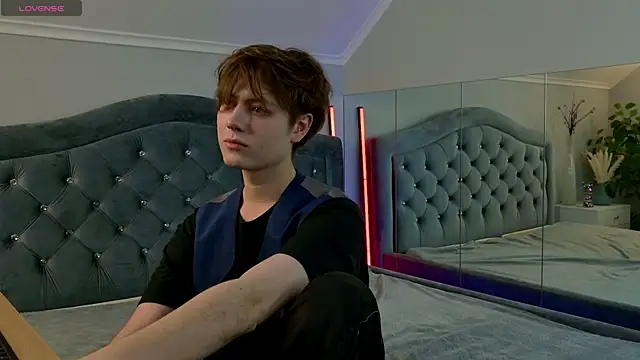 Mark Ian  online show from April 29, 2:54 pm