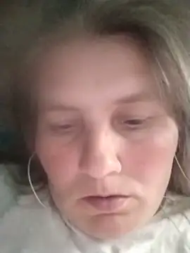 Snapshot of IrisMaris37 chatting on May 20, 7:47 am IrisMaris37 online show from May 20, 7:47 am