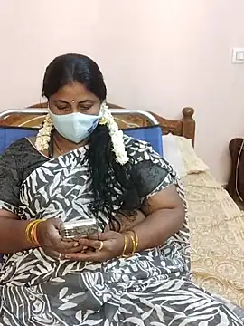 Snapshot of telugu_Geetha40 chatting on May 26, 6:42 am telugu Geetha40 online show from May 26, 6:42 am