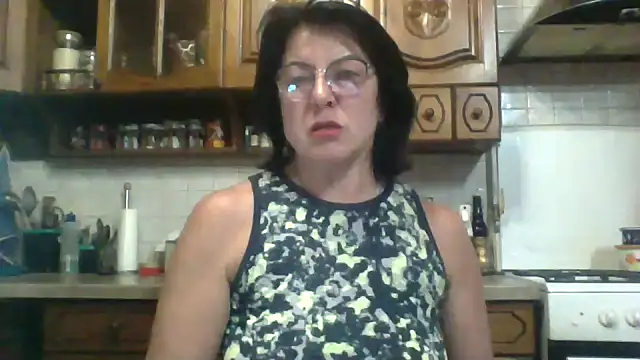 Fiona06 online show from May 19, 5:30 pm