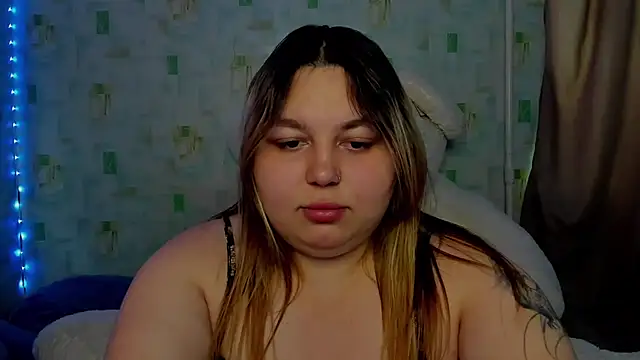 Snapshot of LillyHaigh chatting on June 17, 12:07 pm LillyHaigh online show from June 17, 12:07 pm