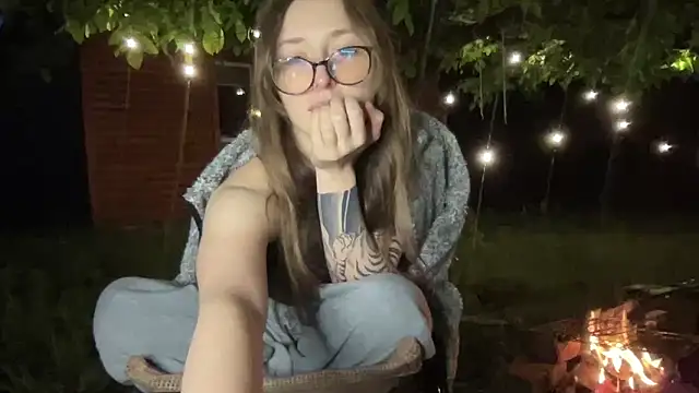 Snapshot of she_tora69 chatting on May 31, 7:04 pm she tora69 online show from May 31, 7:04 pm