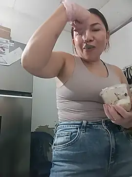 Luna Morch online show from July 25, 11:35 pm