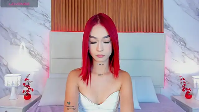 Snapshot of _bella_rossee_ chatting on August 4, 4:15 am bella rossee online show from August 4, 4:15 am