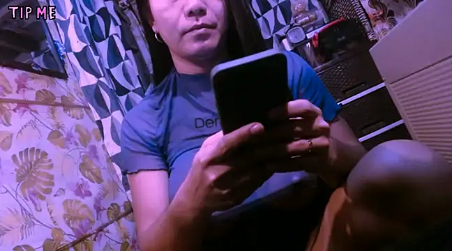 Snapshot of TSjuicyhotdrops chatting on February 10, 10:09 pm TSjuicyhotdrops online show from February 10, 10:09 pm