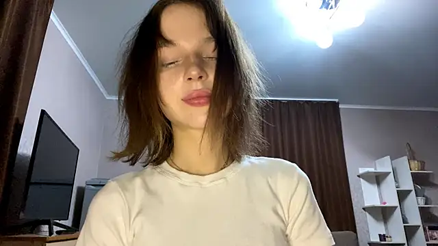 asunasue online show from April 28, 11:43 pm