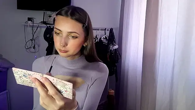 MiaNoir  online show from April 30, 9:26 am