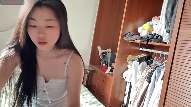 Snapshot of XIAOnaimao-001 chatting on July 6, 3:25 am XIAOnaimao-001 online show from July 6, 3:25 am