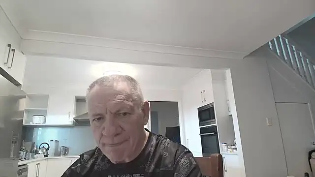 Snapshot of soloman707 chatting on June 23, 5:05 am soloman707 online show from June 23, 5:05 am