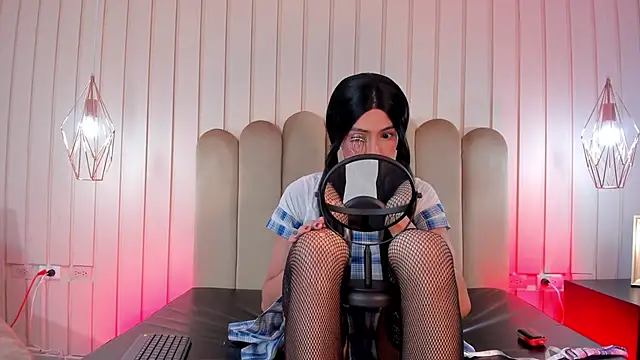 nicki-west online show from June 2, 7:38 pm