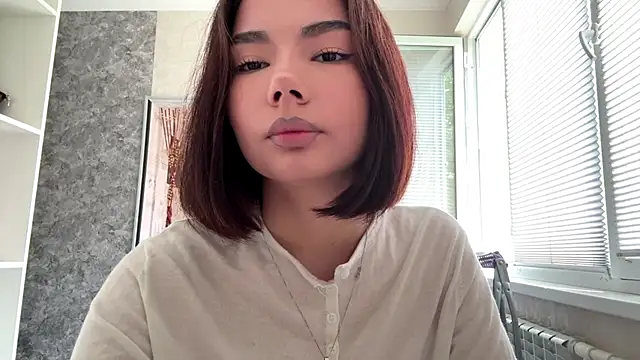 Snapshot of MarylnMonnier chatting on May 18, 8:20 am MarylnMonnier online show from May 18, 8:20 am