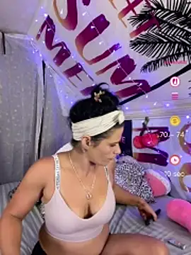 Snapshot of Vanessa_Valentine chatting on June 4, 3:07 pm Vanessa Valentine online show from June 4, 3:07 pm