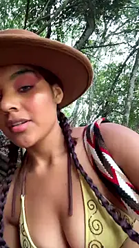 Snapshot of mariannella chatting on July 1, 10:42 pm mariannella online show from July 1, 10:42 pm