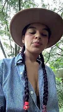 Snapshot of mariannella chatting on July 7, 10:47 pm mariannella online show from July 7, 10:47 pm