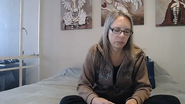 blondiesin50 online show from July 6, 12:24 pm
