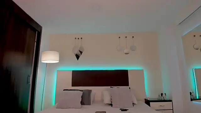 Sky Loren online show from June 13, 3:26 am