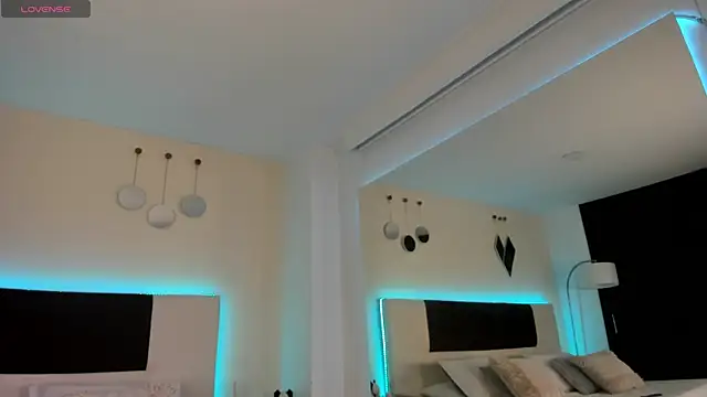 Snapshot of Sky_Loren chatting on June 26, 5:01 am Sky Loren online show from June 26, 5:01 am