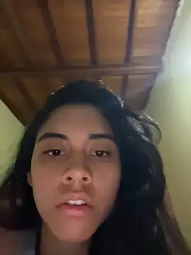 Snapshot of mia_moonna chatting on May 5, 10:12 am mia moonna online show from May 5, 10:12 am