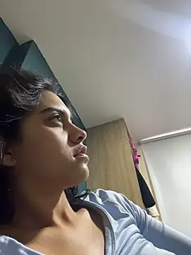 mia moonna online show from July 29, 11:41 am