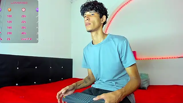 Snapshot of liammendoza98 chatting on May 21, 12:01 pm liammendoza98 online show from May 21, 12:01 pm