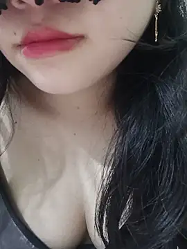 Snapshot of silkyhairs chatting on June 16, 6:49 am silkyhairs online show from June 16, 6:49 am