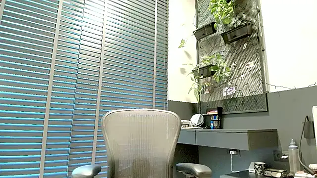 Snapshot of Peachy_ chatting on May 10, 7:57 am Peachy online show from May 10, 7:57 am