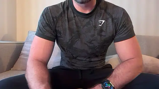 Snapshot of gymshrk chatting on May 1, 9:19 pm gymshrk online show from May 1, 9:19 pm