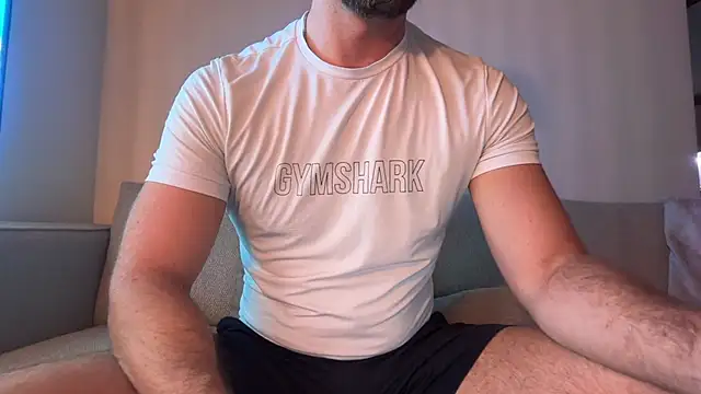 Snapshot of gymshrk chatting on May 19, 4:52 am gymshrk online show from May 19, 4:52 am