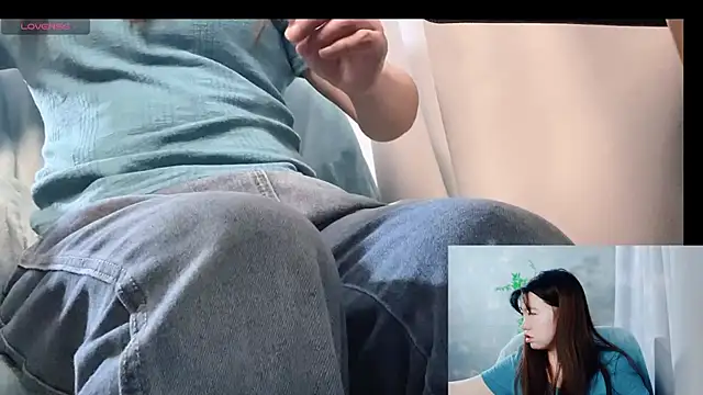 Snapshot of LuMei-Love chatting on June 19, 1:21 am LuMei-Love online show from June 19, 1:21 am