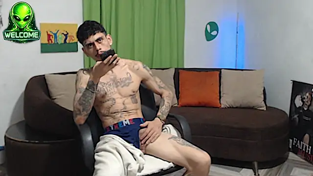 alpha zom online show from May 27, 2:52 am