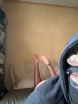 fedezeloofeet online show from April 29, 9:13 am
