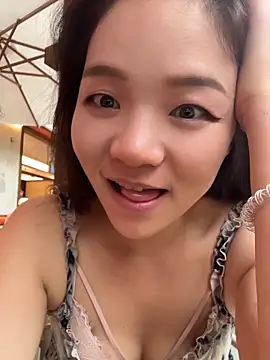 Snapshot of xiaochengzi505 chatting on June 15, 10:17 am xiaochengzi505 online show from June 15, 10:17 am