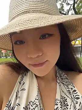 xiaochengzi505 online show from June 27, 1:43 am