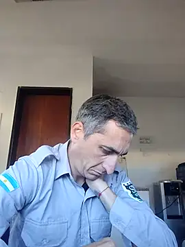 Snapshot of Alejandro83bsf chatting on May 9, 7:41 pm Alejandro83bsf online show from May 9, 7:41 pm