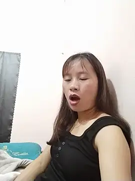 Snapshot of -Natina- chatting on June 19, 2:49 am -Natina- online show from June 19, 2:49 am